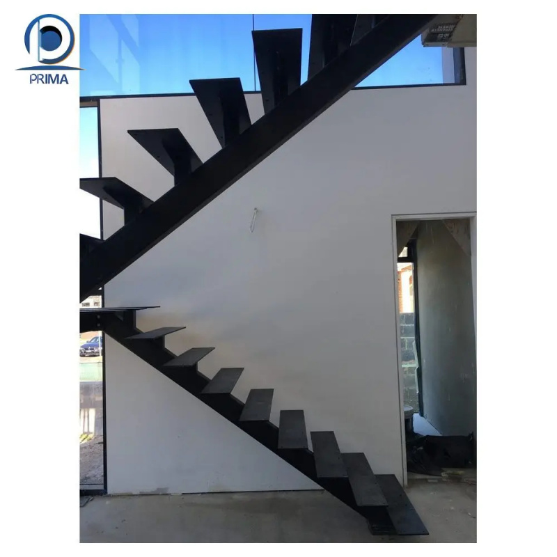 Maßgefertigte Einholm-Treppe - – Interior Design Modern Bewertung und Preis